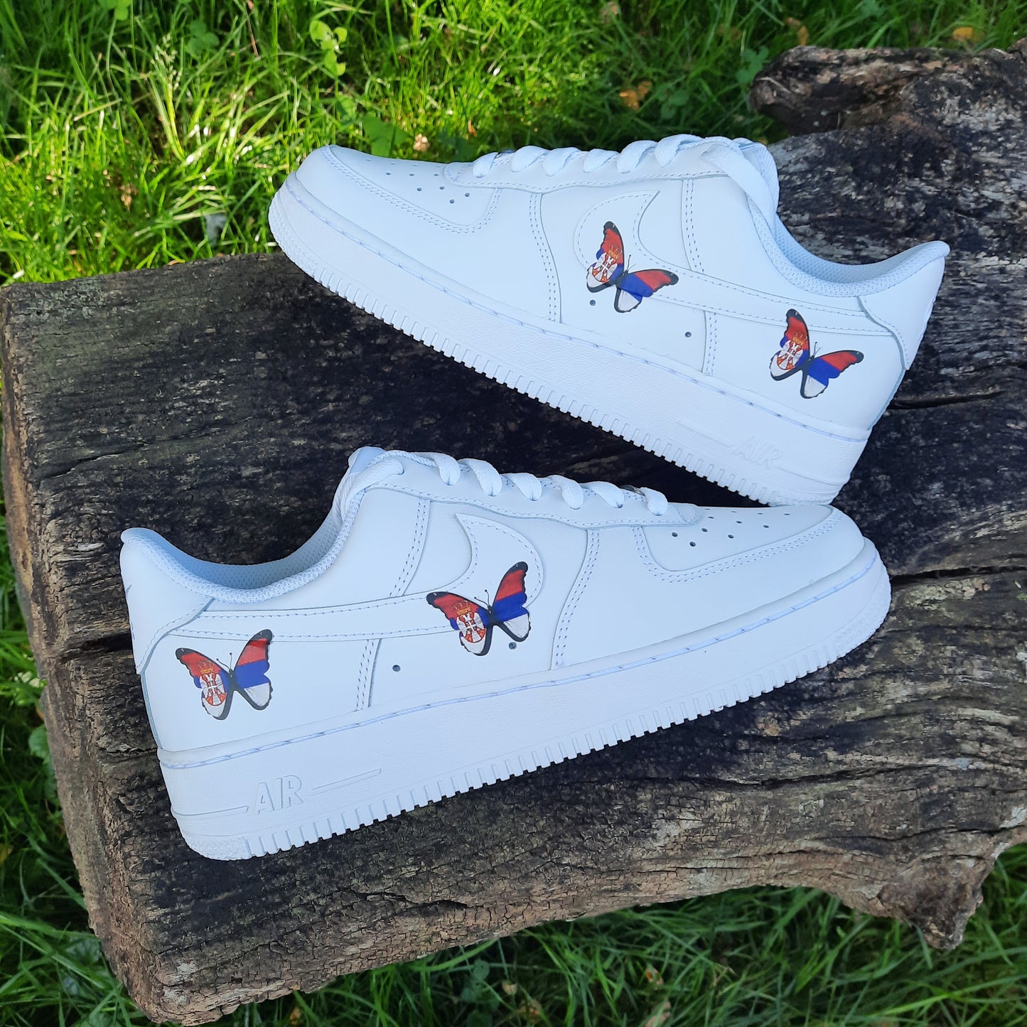 Air Force 1 "Serbien Schmetterlinge"