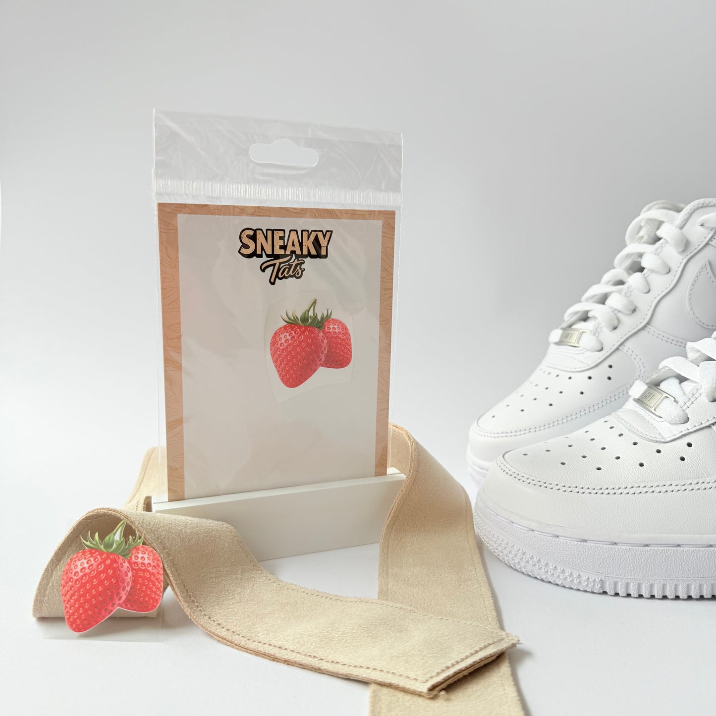 Sneakytats "Zwei Erdbeeren 0162"