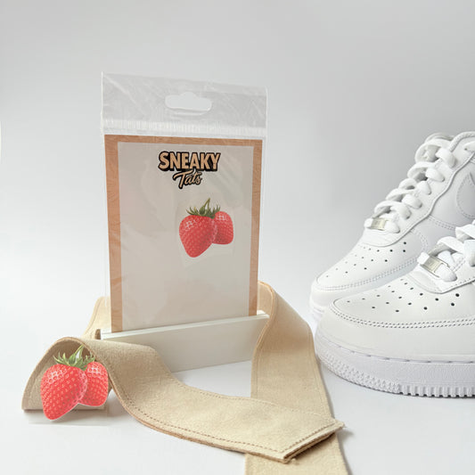 Sneakytats "Zwei Erdbeeren 0162"
