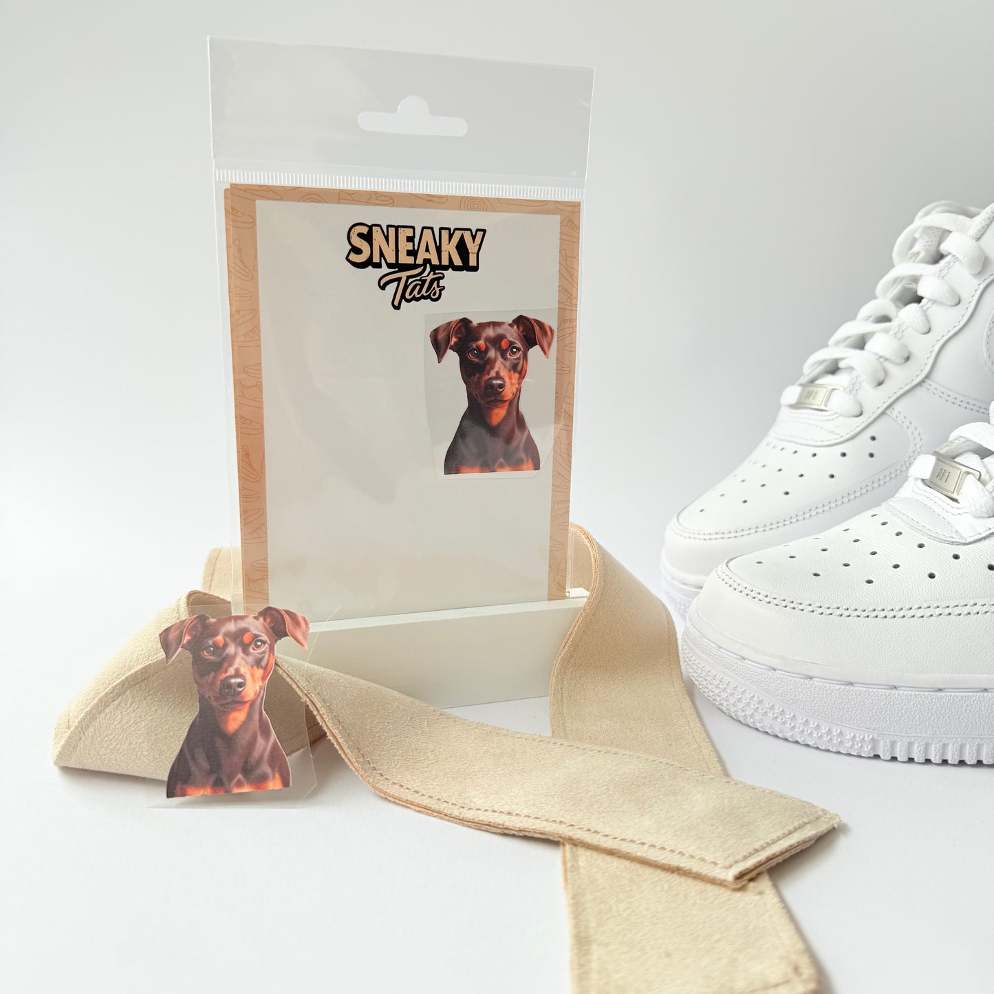 Sneakytats "Pinscher 0502"