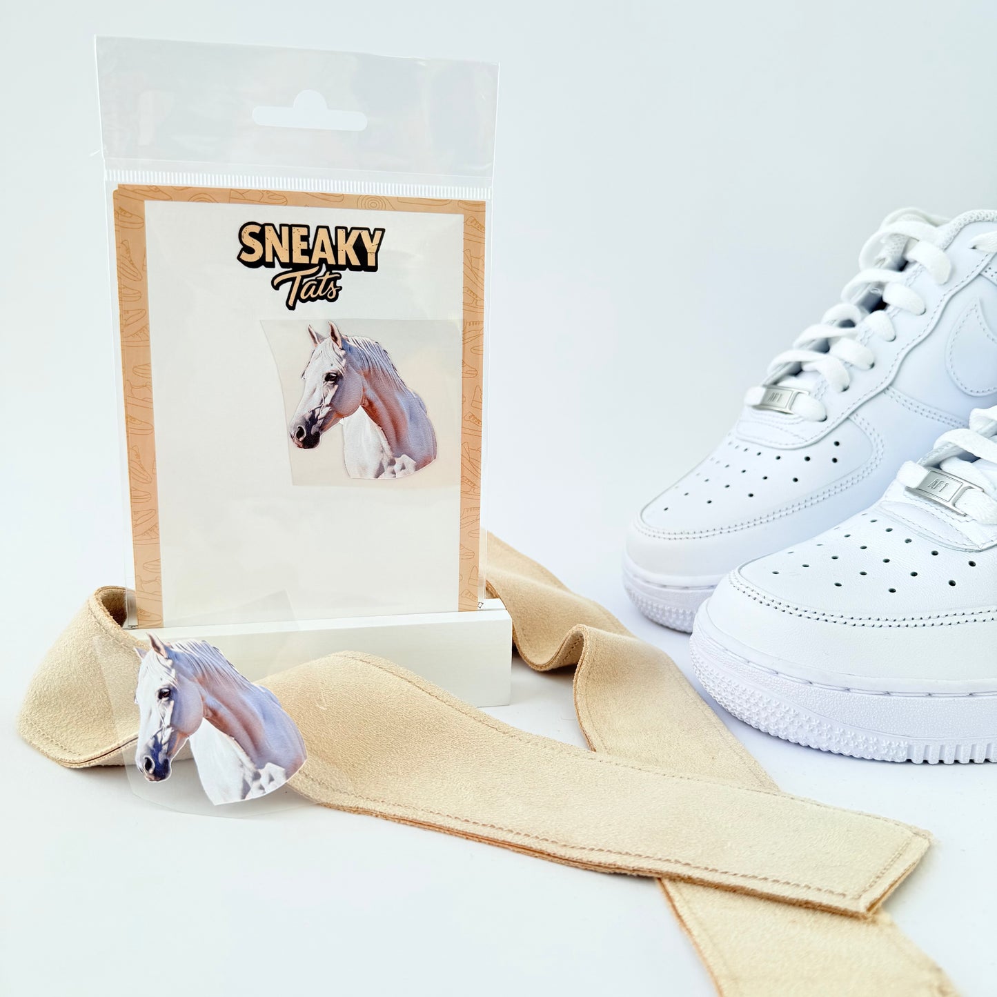 Sneakytats "weißes Pferd 0512"