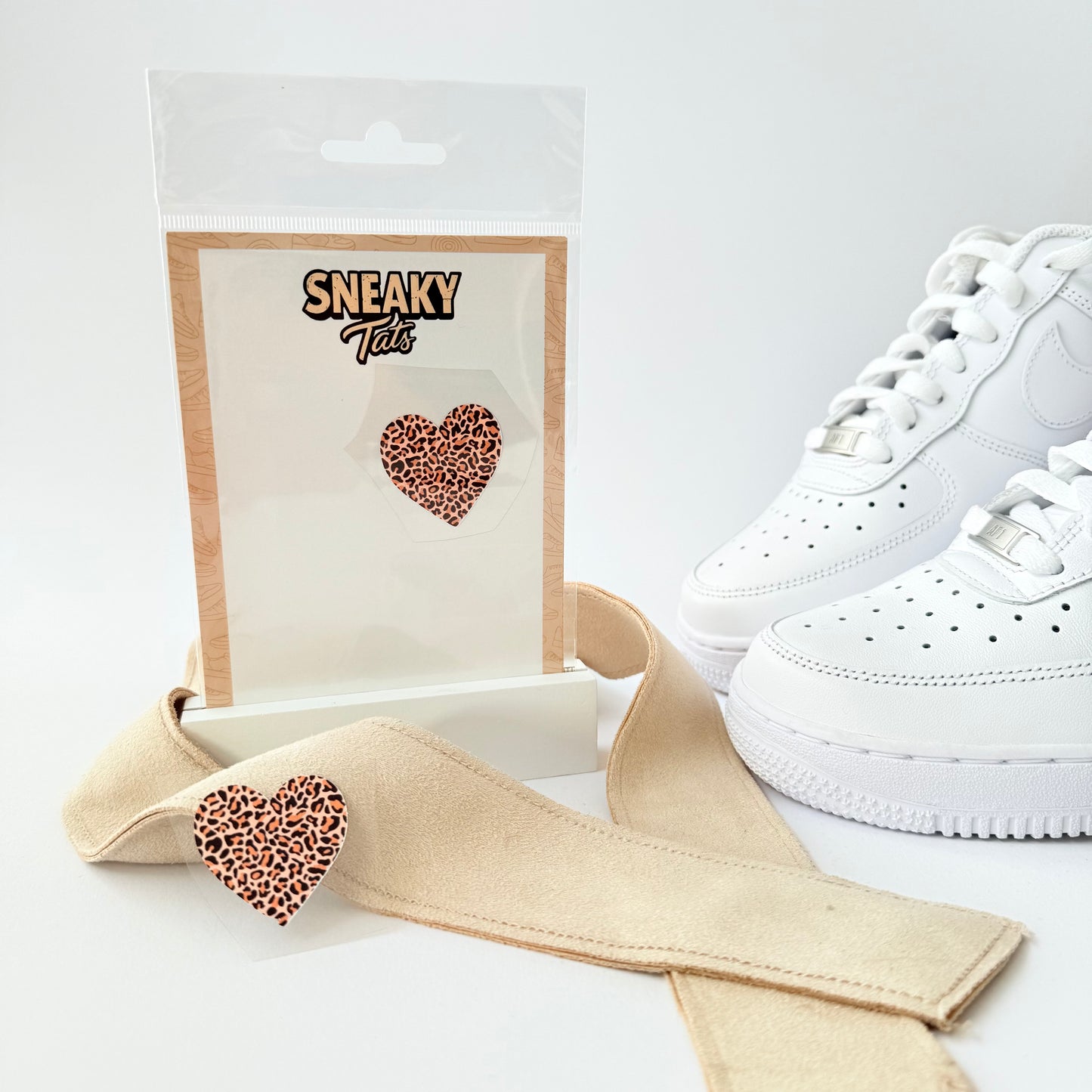 Sneakytats " Tiger Herz 0612"