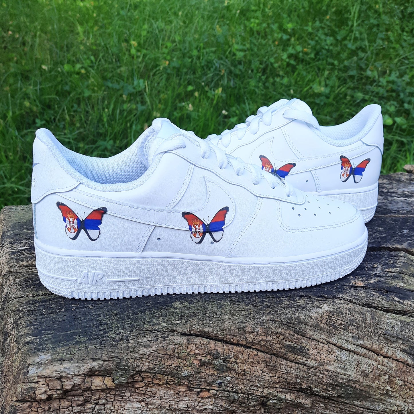 Air Force 1 "Serbien Schmetterlinge"